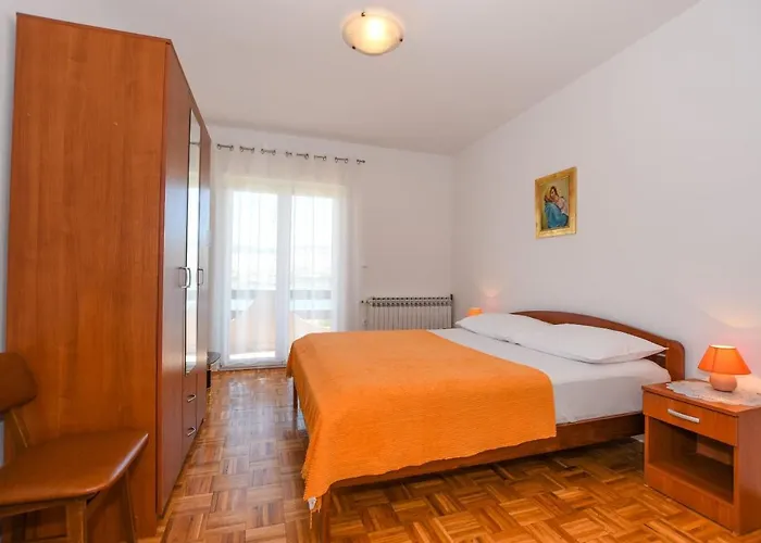 Marija Apartman Pag Town